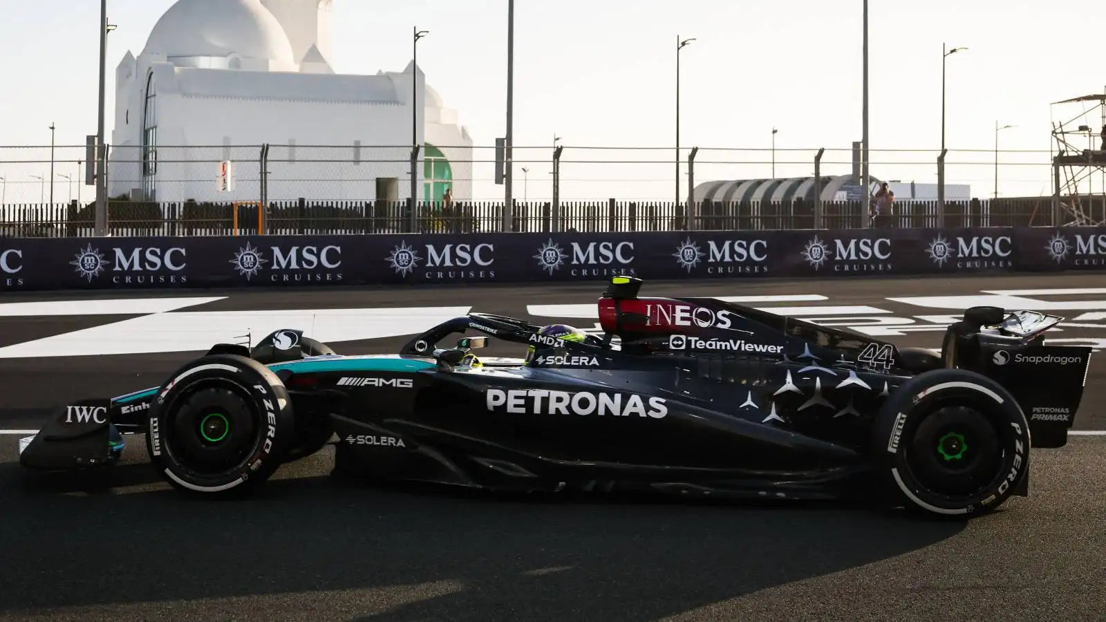 Lewis Hamilton lacking one thing he needs from Mercedes W15 at Saudi Grand Prix