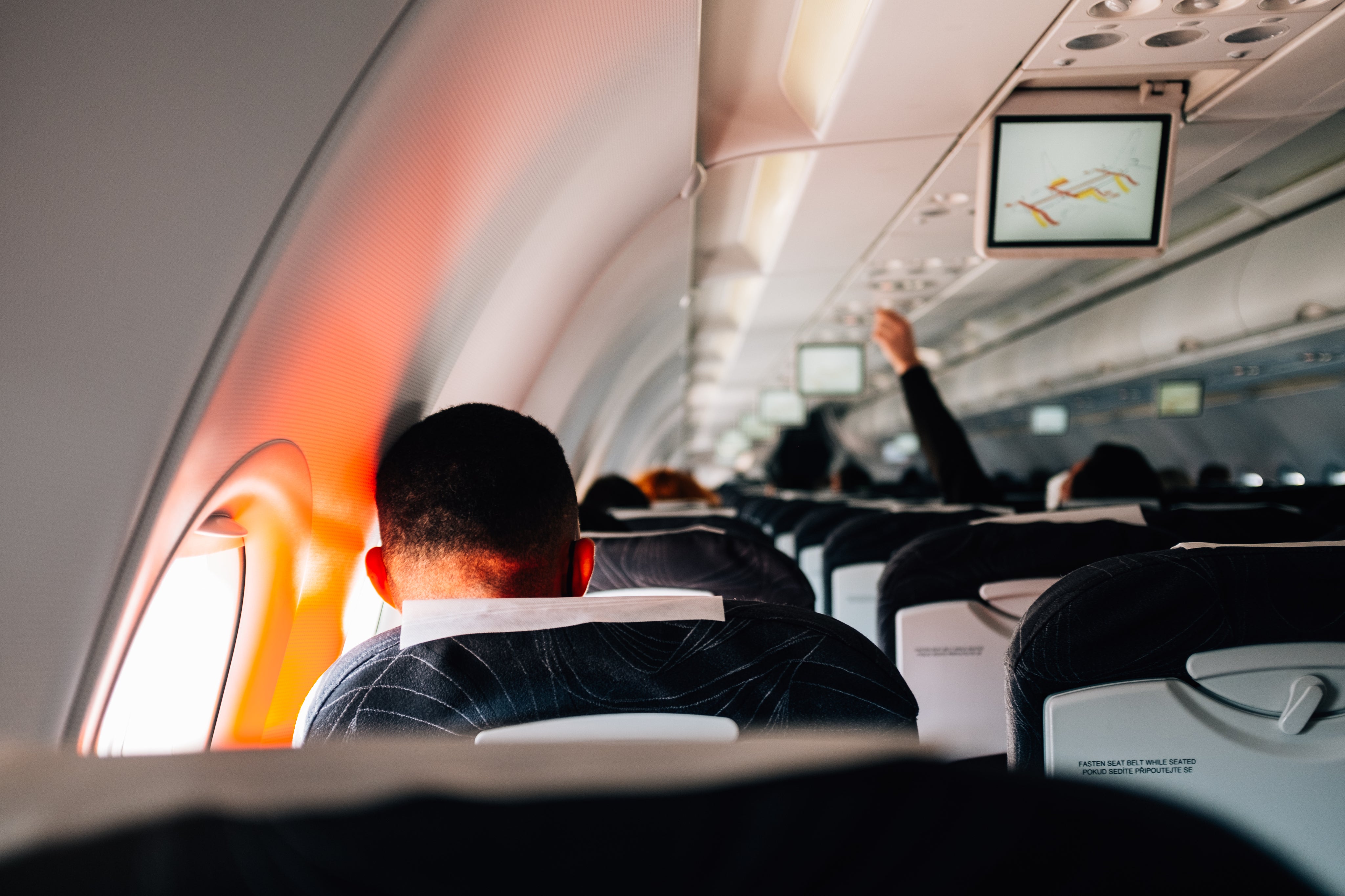 people-viewed-on-a-commercial-airplane.jpg